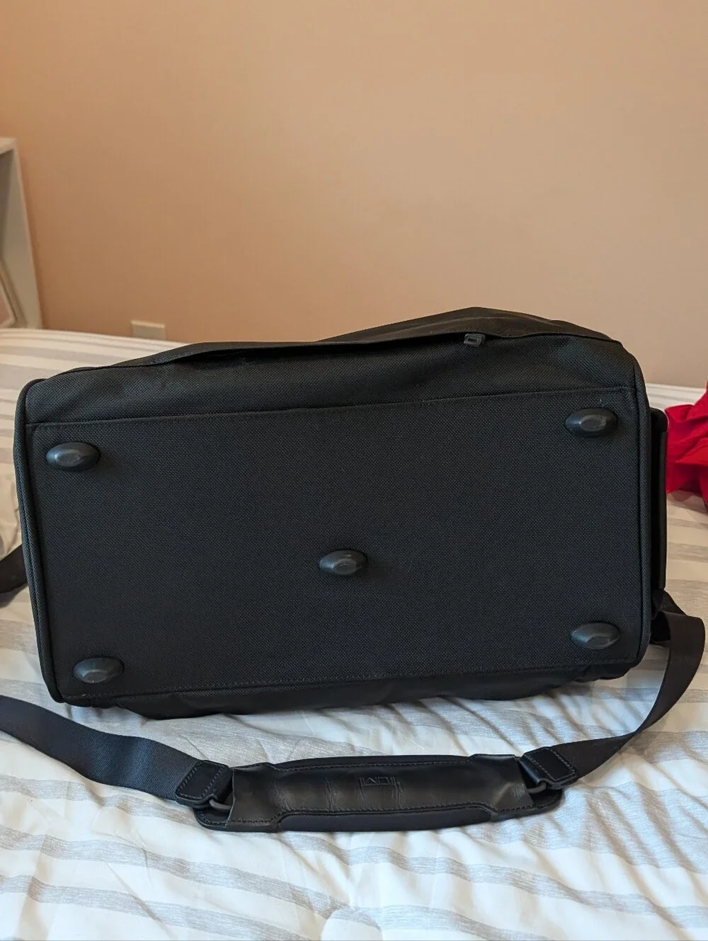 LIKE NEW Tumi Alpha Weekender Bag